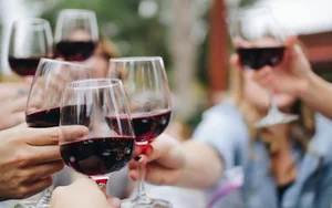 $5 Peach & Berry Sangrias on Olive Garden Happy Hour Menu